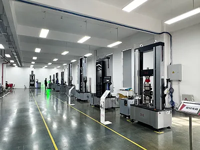 مركز الاختبارات والعروض: حيث تلتقي الدقة بالتجربة الواقعية