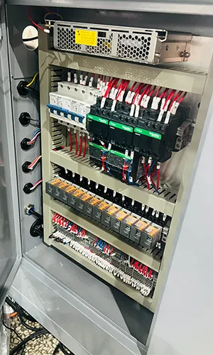 جهاز اختبار المواد بنظام السيرفو الهيدروليكي (مساحة مزدوجة ومقابض إسفينية)